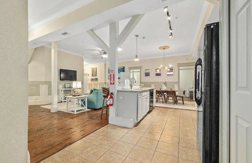 The Ray- 1st Floor Charming Condo- Walk to Downtown - Foto 16