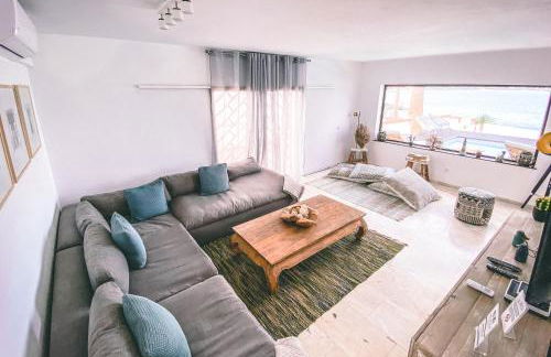 Villa Los Flamencos by Veaco- Beachfront & pool - Photo 26