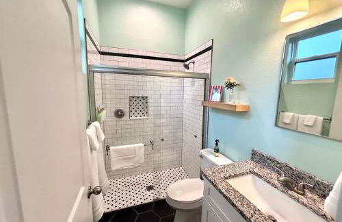 The Citrus Suite Near UF Shands Downtown - Photo 12