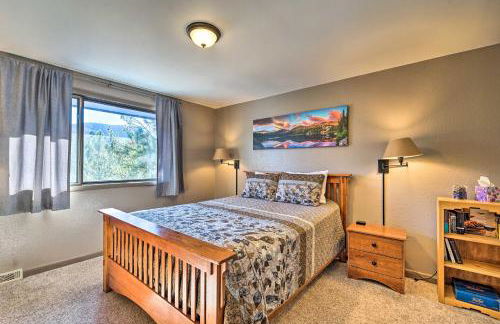 Luxe Updated Home with Grill and Hot Tub 4 Mi to RMNP - Foto 13