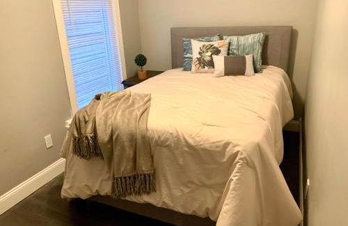 The Blackjack Duplex - Private Yard & Parking, Near Falls & Casino by Niagara Hospitality - Foto 16