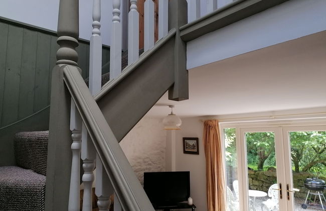 Countryside Cottage Retreat at Ty'r Cwm Farm - Photo 34