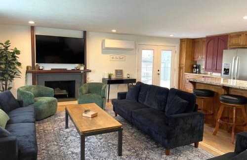 2 whole houses, Fire pit, Game room, feel at home. - Foto 9