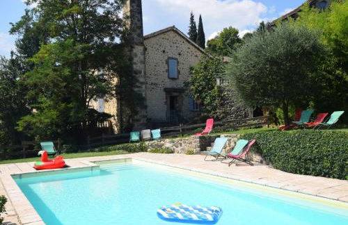 Holiday Home in Ardèche near Château de Ventadour - Foto 1