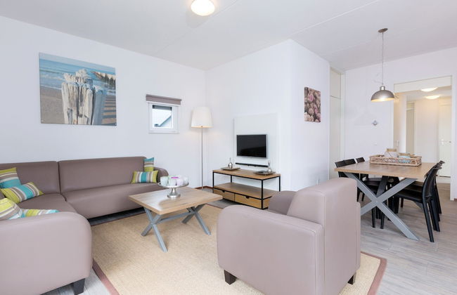 Detached Single Story Holiday Home Near the Sea - Photo 6