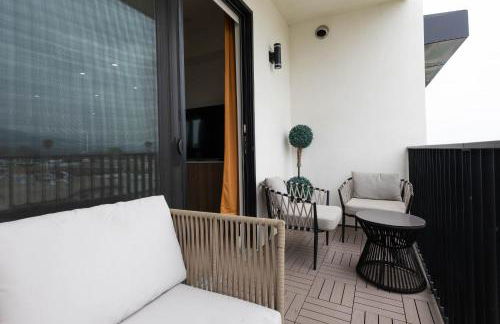 Stylish Apartments in Glendale with Free Parking - Foto 57