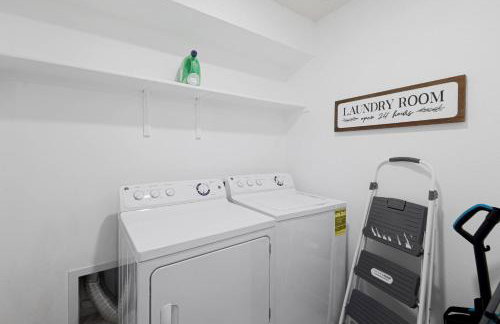 Hot Tub Foosball Fenced Yard Parking - Foto 71