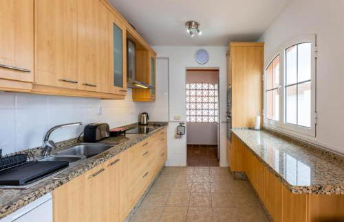 PRIMERA LUXURY HOUSE - Photo 25