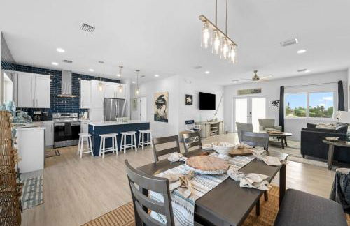 Blue Pearl New Waterfront Haven with Heated Pool ,70 Foot Dock, and More! - Foto 7