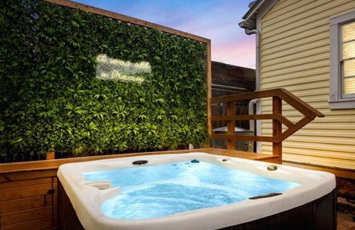 Downtown Historic 2Bdrm, Walk to Riverwalk, Alamo; Beautifully Renovated! - Foto 1