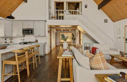 The Crown A-Frame Gated Central AC Lake Access - Foto 37