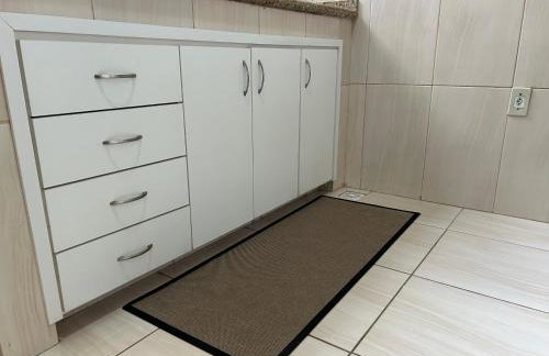 Apartamento sala e quarto com ar na Praia do Abricó - Foto 21