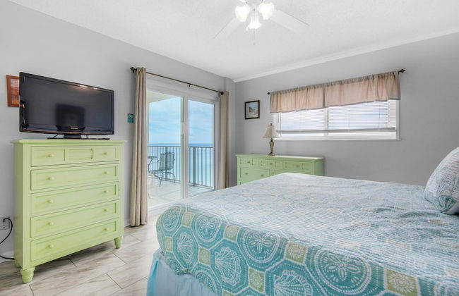 Regency Towers 1320 - Photo 3