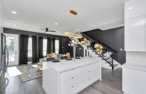 The Suite Spot! Downtown Skyline Views! Sleeps 12 - Foto 12