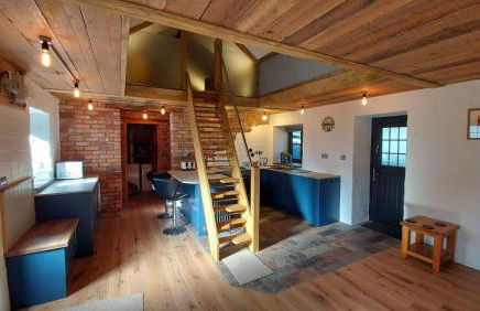 No 1 Dolheulog Aberaeron SA46 0EP - Photo 1