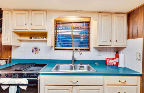 Lakehouse with Boats, MiniGolf, Sauna, HotTub, Swings and Playground! - Foto 24