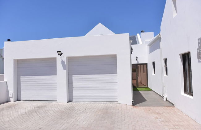 Pelican Cove is a Modern 4-bedroom Holiday Home in Langebaan With Some Sea Views - Foto 31