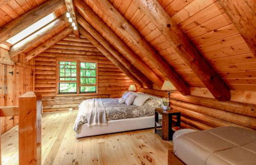 Tranquil and Private 2 Bedroom Cabin with Hot Tub - Foto 16