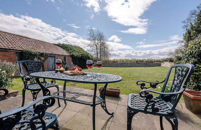 Granary Cottage, Valley Farm Barns Snape, - Photo 18