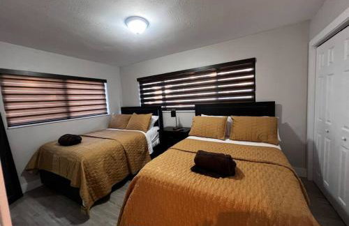 Luxurious Westchester Home Near Miami Clinics - Photo 41