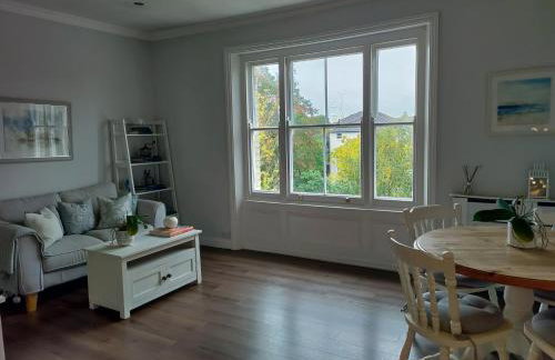 Sunny Riverside Victorian Flat - Foto 4