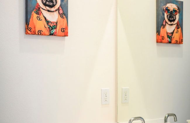 Chic Modern Retreat With Stunning Views - Photo 49