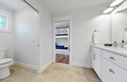 Lux Beach Home Lake Views Firepit - Foto 39