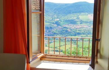 Maison charmante à Saint-Georges-de-Luzençon avec jacuzzi - Foto 14