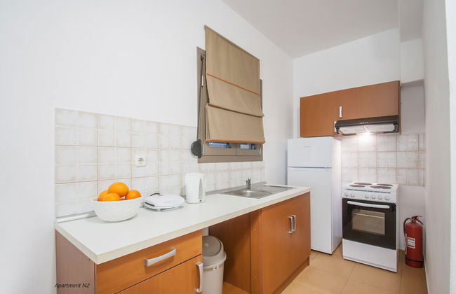 A & A Apartments - Photo 18