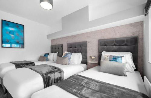 Stylish Four Bedroom House - Garden - Parking - Great Barr 110F - Foto 41