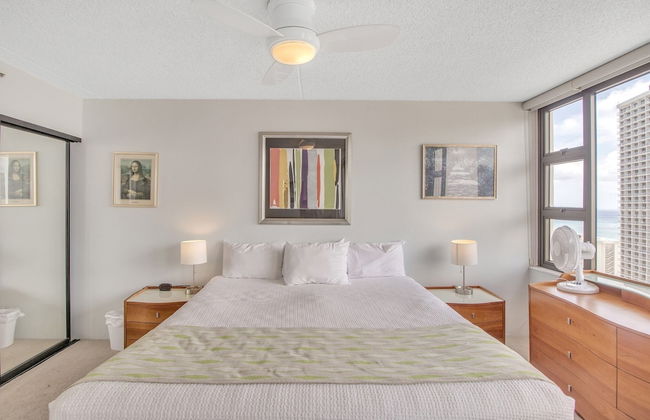 High Rise Ocean View Waikiki Condo, FREE Parking & Wi-Fi by Koko Resort Vacation Rentals - Foto 6