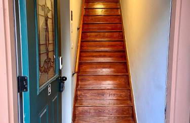 Easy PATH&Bus access- NYC| designer home + Deck. - Photo 2