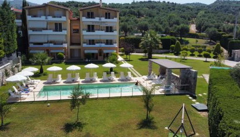 Alex House - Photo 5, Garden, sunbed, Garden view