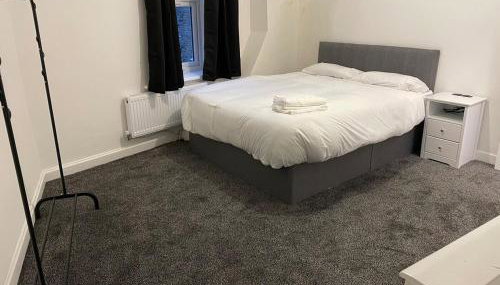 Modern Five Bed Long Stays and Contractors Welcome - Foto 4