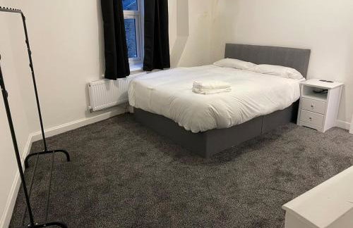 Modern Five Bed Long Stays and Contractors Welcome - Foto 4