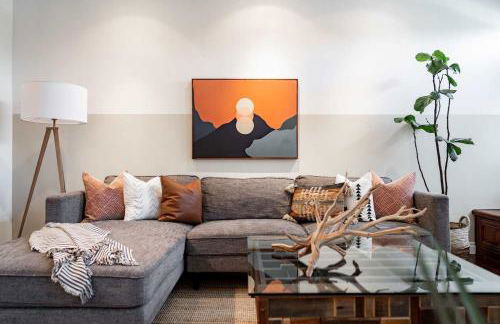 Your Home in San Diego - Two-car Garage - Foto 13