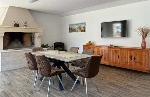 Three-Bedroom Holiday Home In Rebici - Photo 9