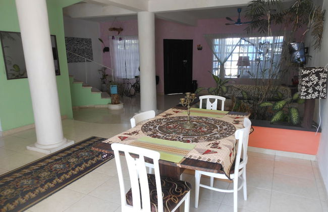 Majestic House - Photo 4