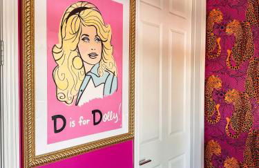 Dolly's Yacht Club - Cozy Retreat Near Broadway - Foto 30