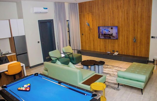 C33 Apartment And Suites - Photo 21