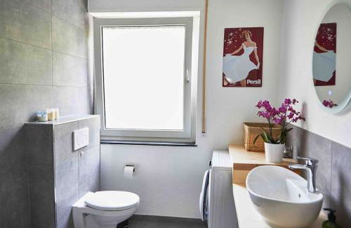 Large 2BR Apart up to 5 ppl, Work&Long Stay, BASF with Strong Wifi - Foto 5