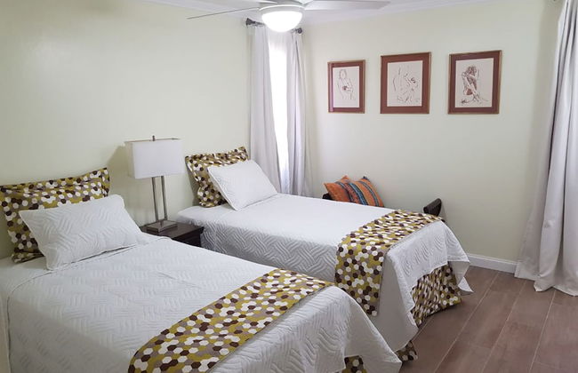 New Kingston Apt at Kensington Court - Foto 16