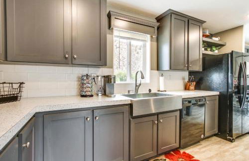 Riverfront Helena Retreat with Small Dock and Kayaks! - Foto 9