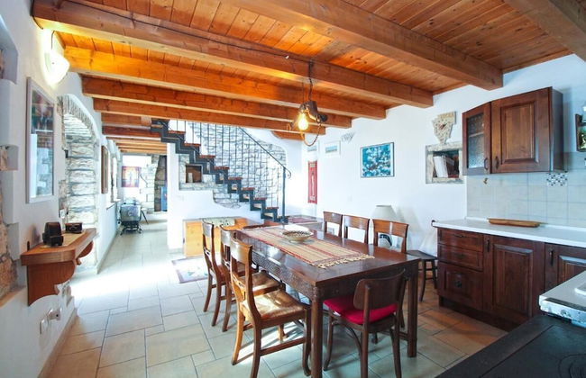 Charming House With Garden and BBQ in Galizana - Photo 18