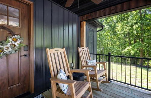 Modern 2BR Cabin w Hot Tub Near Wine Trail - Photo 13