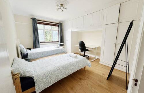 Bright & Spacious House Near Central London - Foto 17