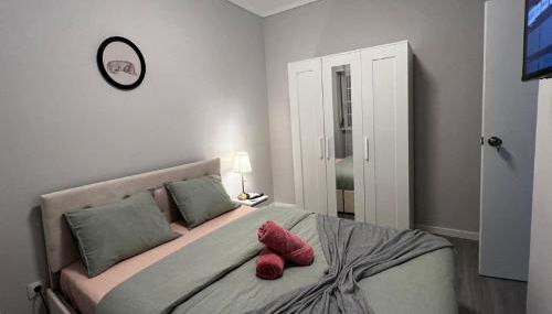 Chachino Guesthouse -5 Mins walk to Train & Bus Station - Foto 4, towels, wardrobe