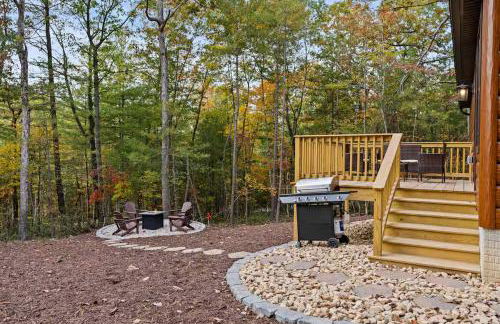 Cozy Family Luray Cabin w Fire Pit Grill WiFi & More - Photo 25