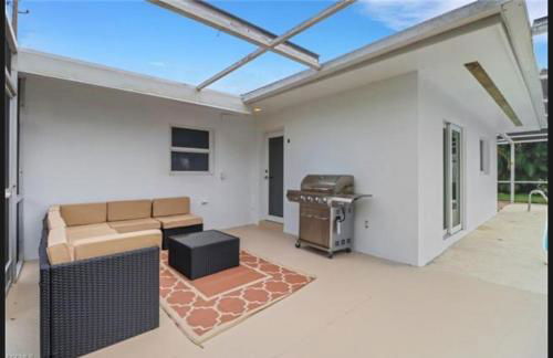 Renovated Modern Home with Big Pool & Ocean Access - Foto 3