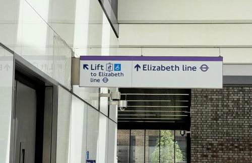 Stylish 2 bed Flat in London with River Thames views Access to boat rides into London-Near O2 Arena and Excel, Fast Wi-Fi, Free Parking, Excellent links Elizabeth and Southeastern Train Line - Foto 77